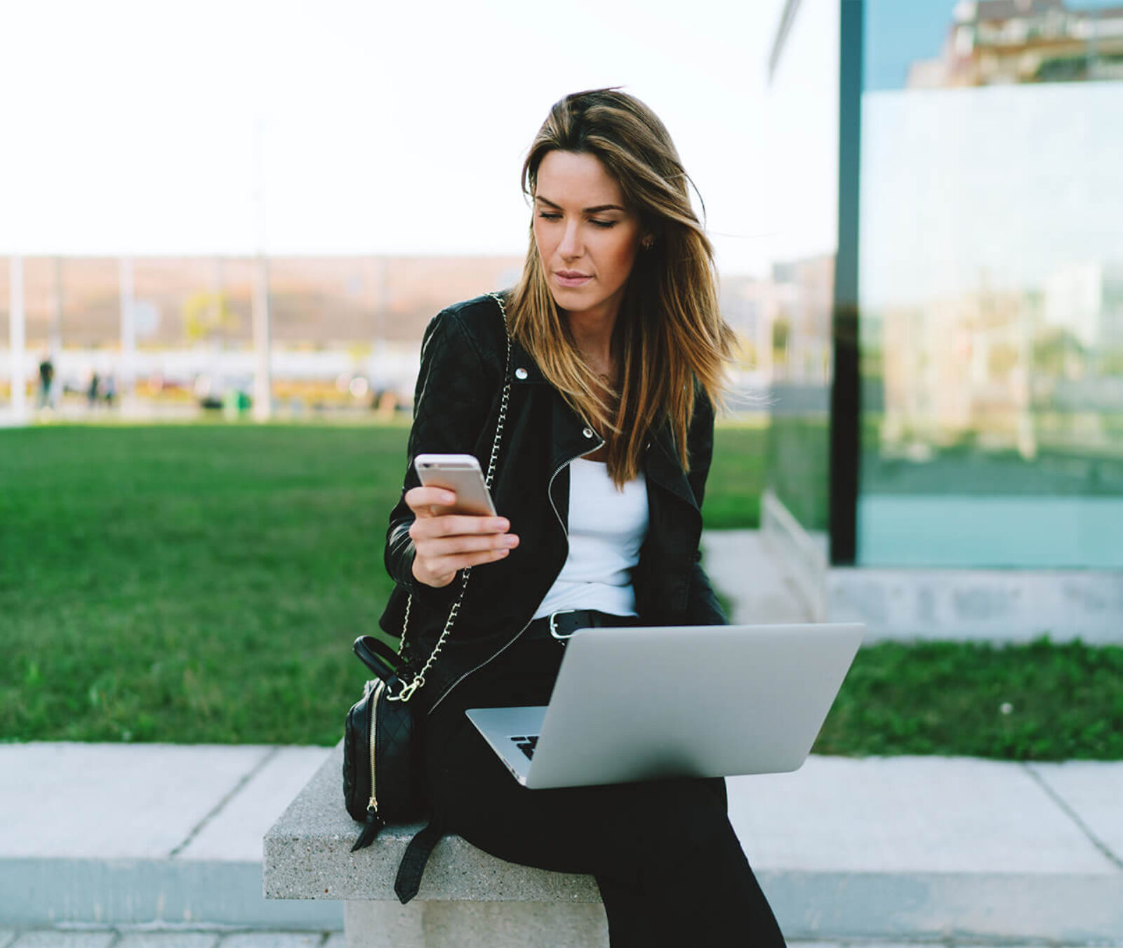 5 Rekomendasi Laptop Yang Bisa Menjadi Tablet 2 in 1 Terbaik