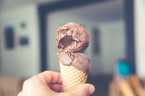 makan es krim salah satu tips mengatasi stress